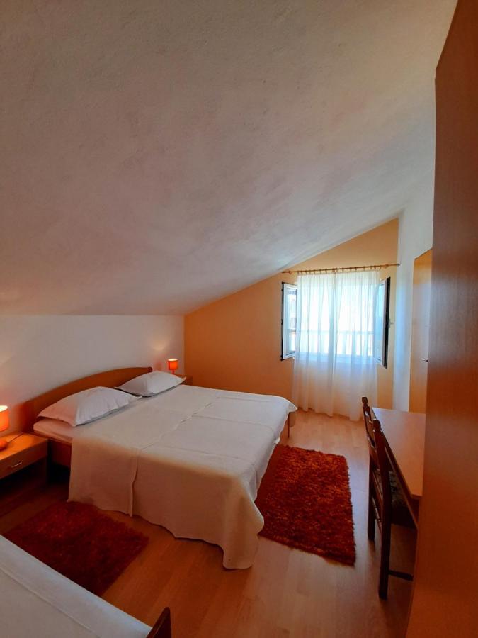 Guest house And Jasna Hvar Town