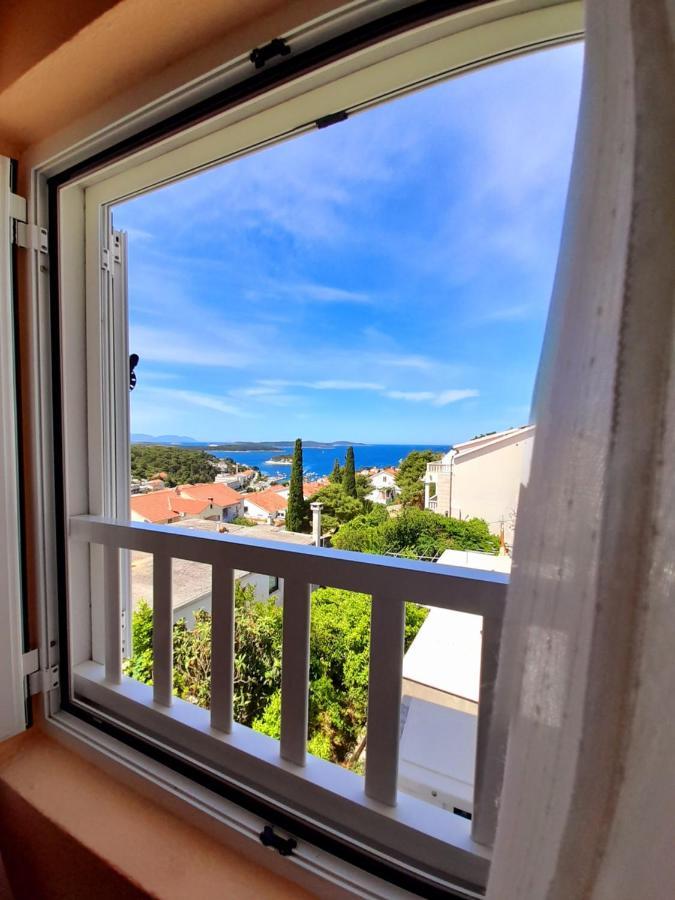 Guest house And Jasna Hvar Town