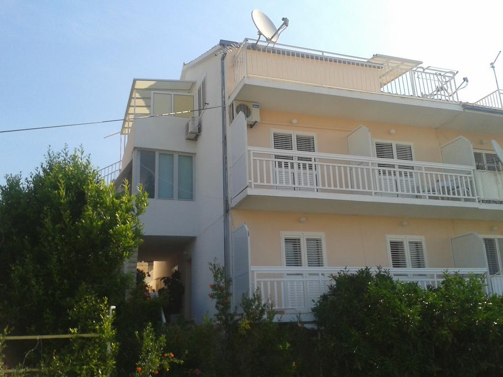 Guest house And Jasna Hvar Town